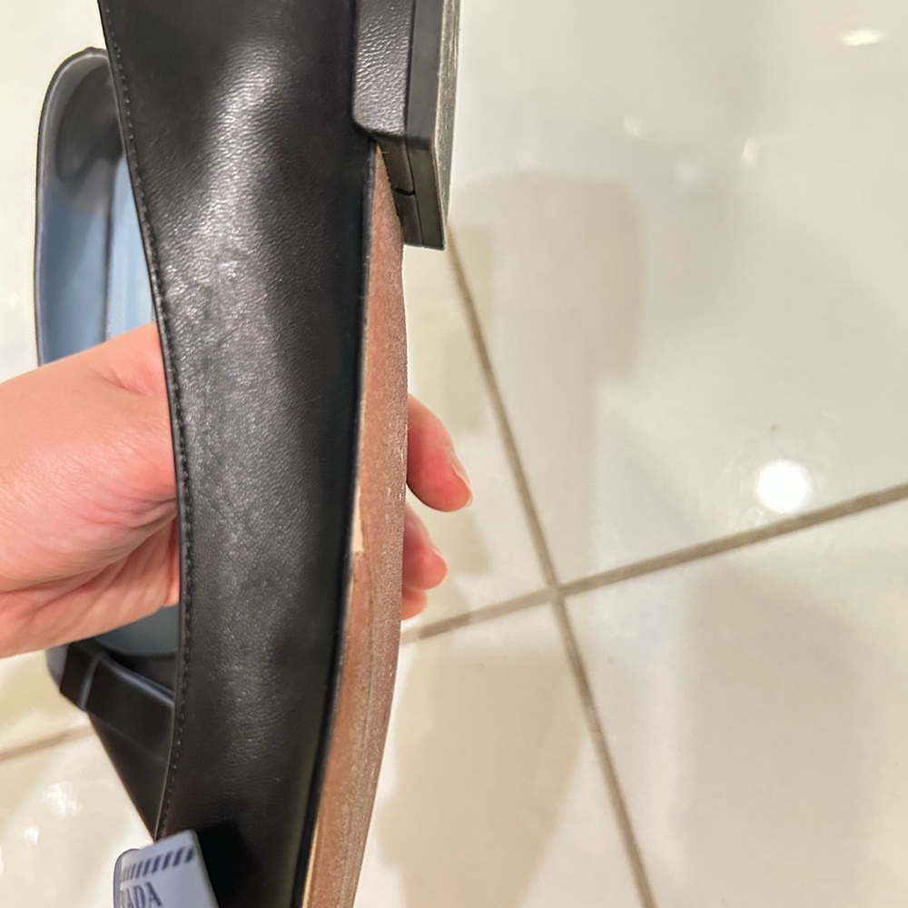 Prada black leather shoes - Picture 4 of 11